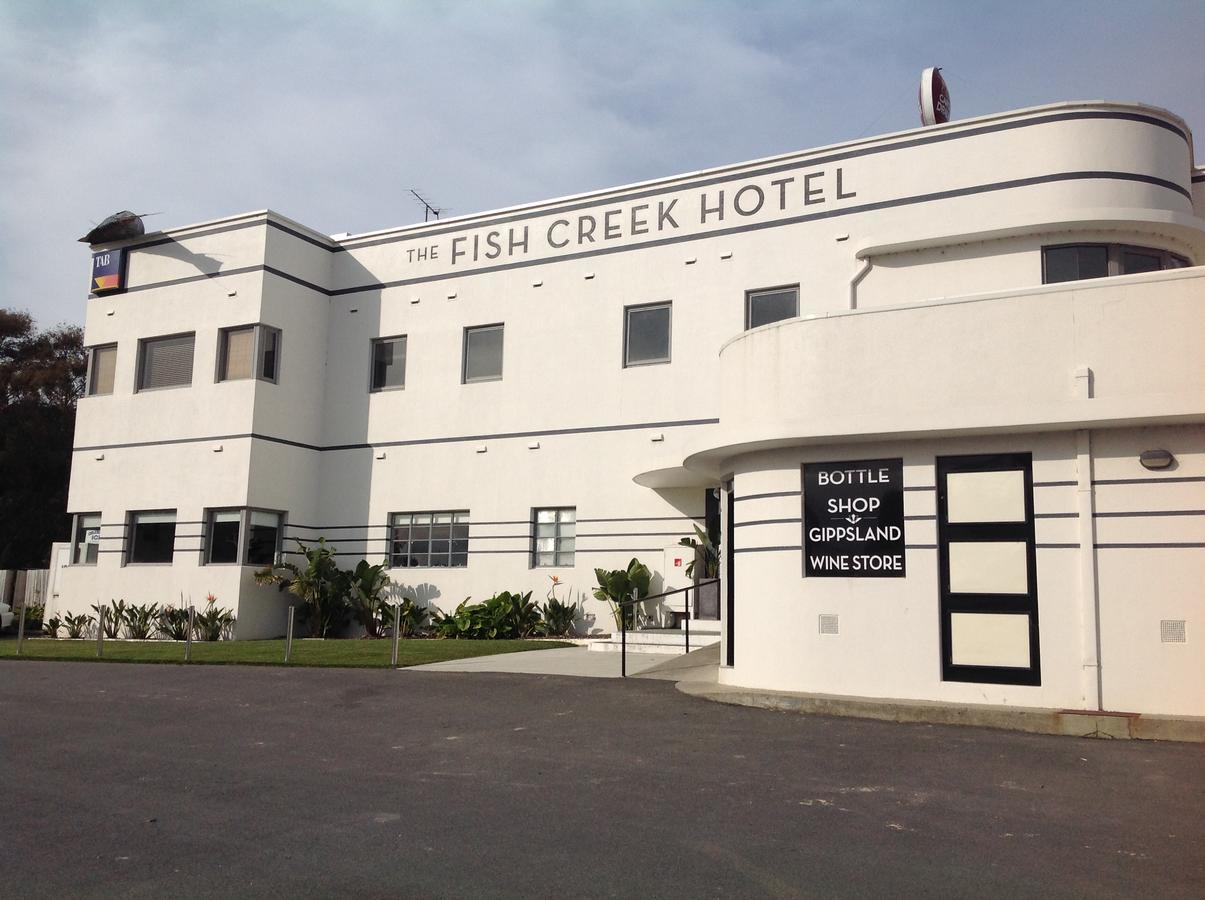 Fish Creek Hotel Экстерьер фото